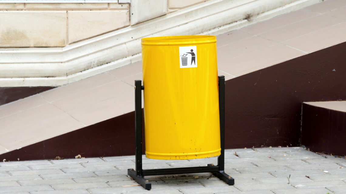 Yellow Dustbin Used for in Hospital,